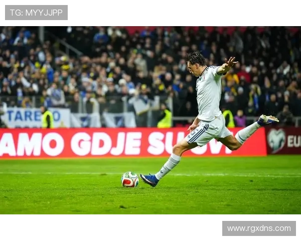 中国世界杯足球队服(足球世界中国队球服)世界杯体育论坛